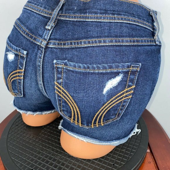 Hollister Jrs 1 Distressed Fringe Cuff Midi Shorts - Picture 4 of 7